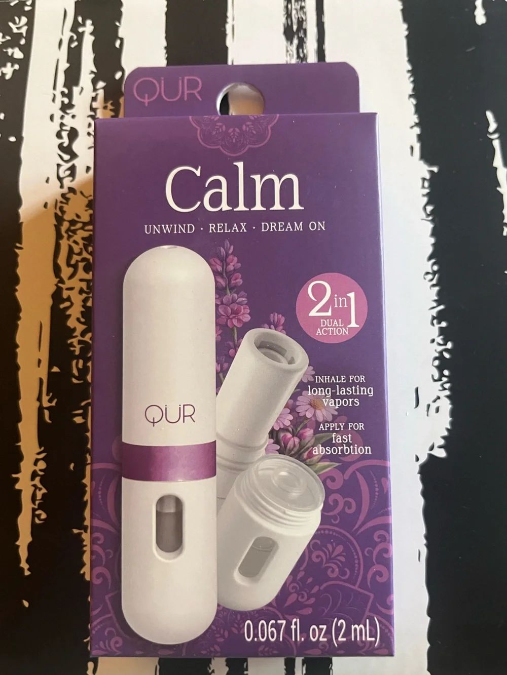 Calm 2-in-1 Aromatherapy Inhaler in White and Purple